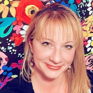 Meet your Posher, Carrie